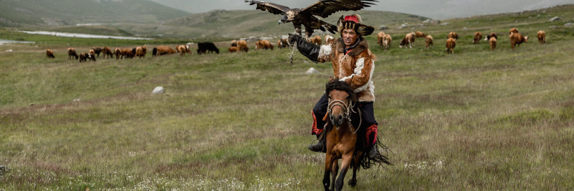 Mongolian-Culture-Eagle-Hunter
